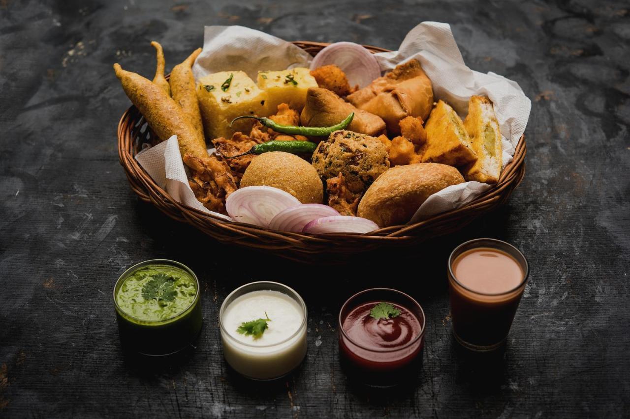 Hotel O Food Plaza Zirakpur Exteriör bild